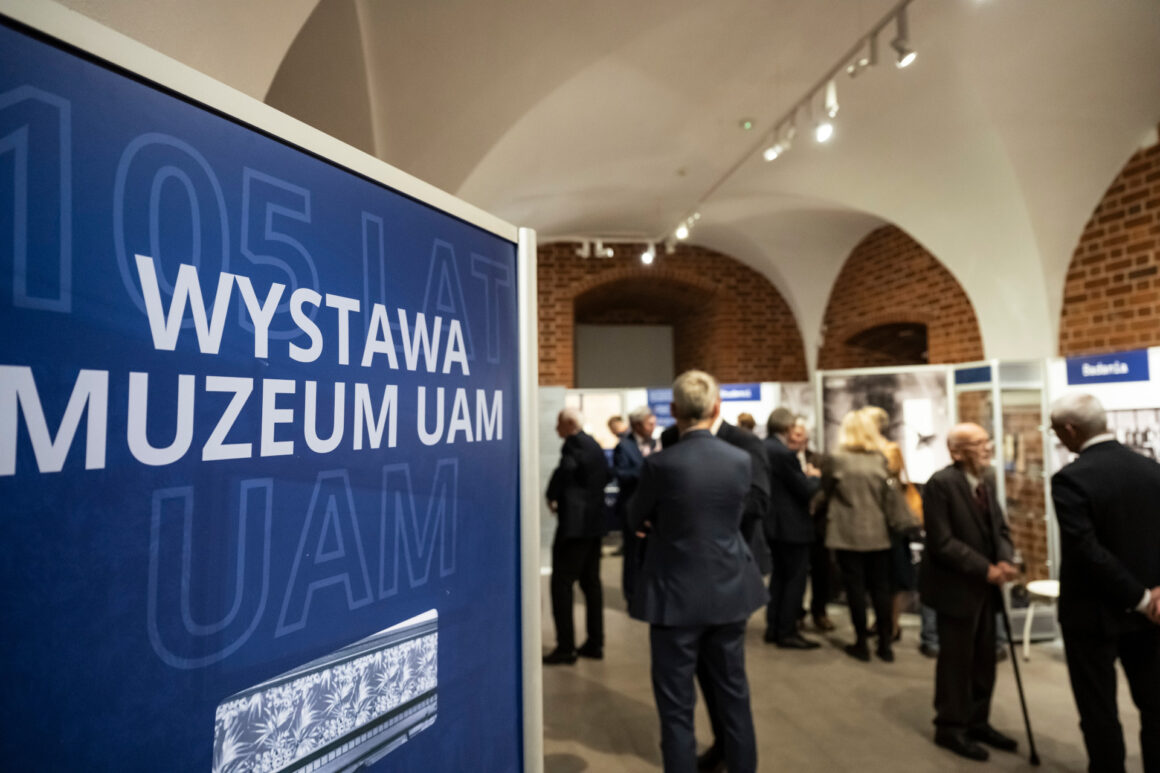 105 lat historii UAM w Muzeum Sztuk Użytkowych w Zamku Królewskim w Poznaniu