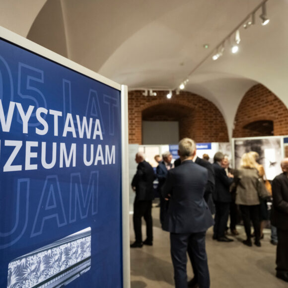 105 lat historii UAM w Muzeum Sztuk Użytkowych w Zamku Królewskim w Poznaniu