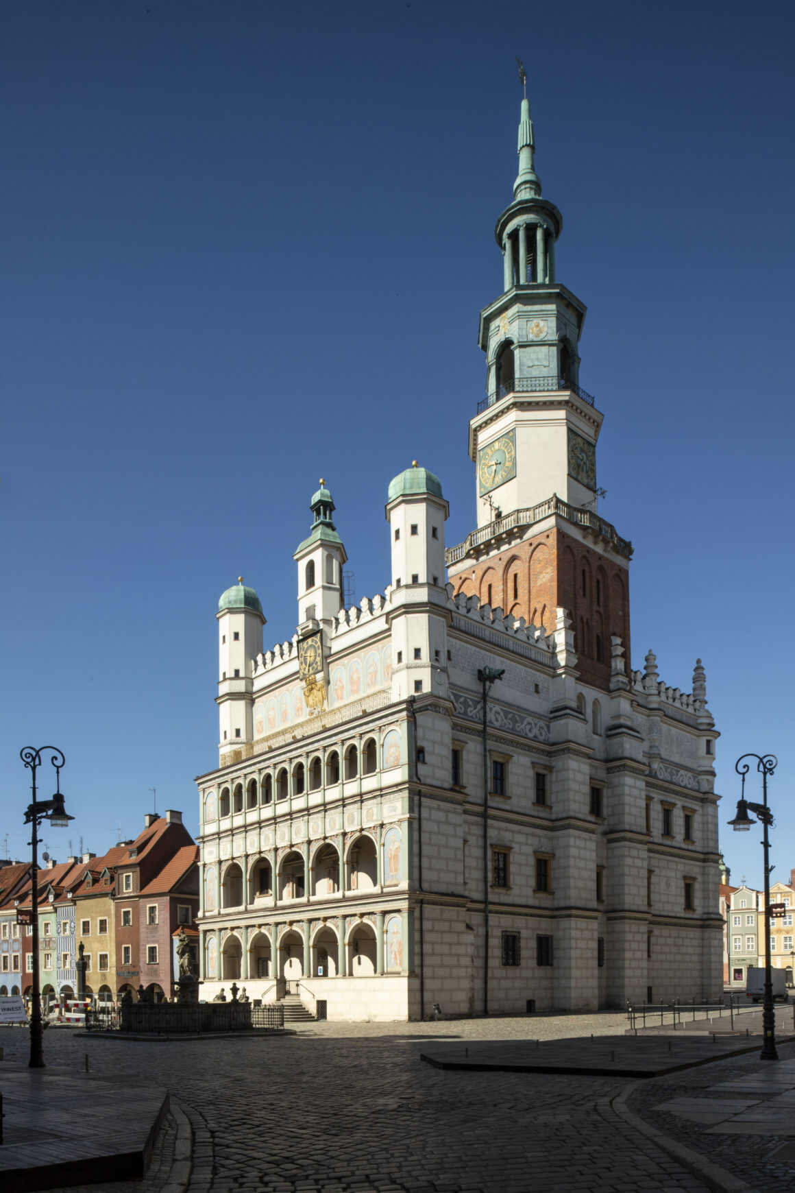 UMOWA NA ODNOWIENIE ELEWACJI RATUSZA PODPISANA